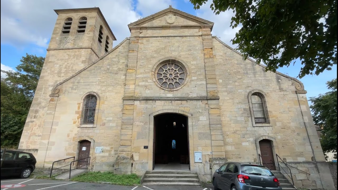 Exploring a 12th Century French gothic architecture church in Meulan, France