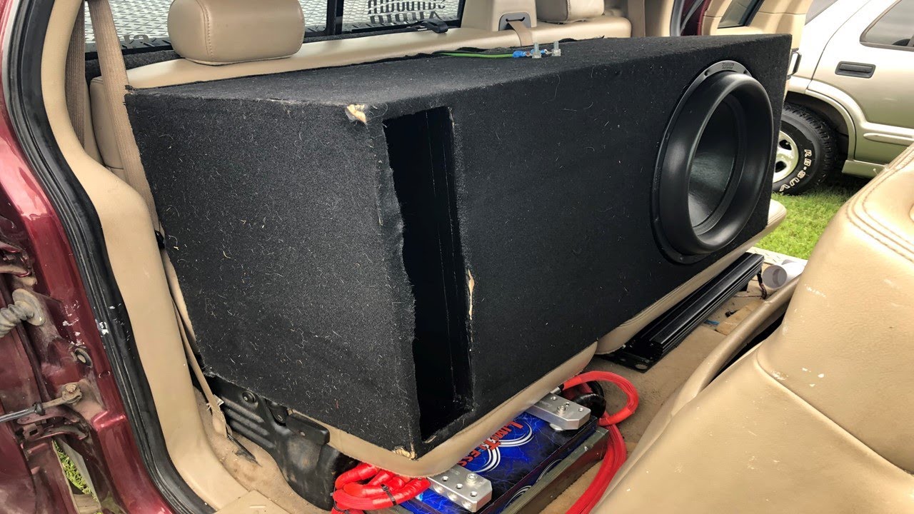 18" SUBWOOFER IN A PREFAB BOX FROM THE BACK SEAT FLEX!