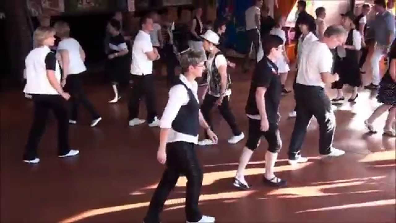 THE WANDERER Line Dance