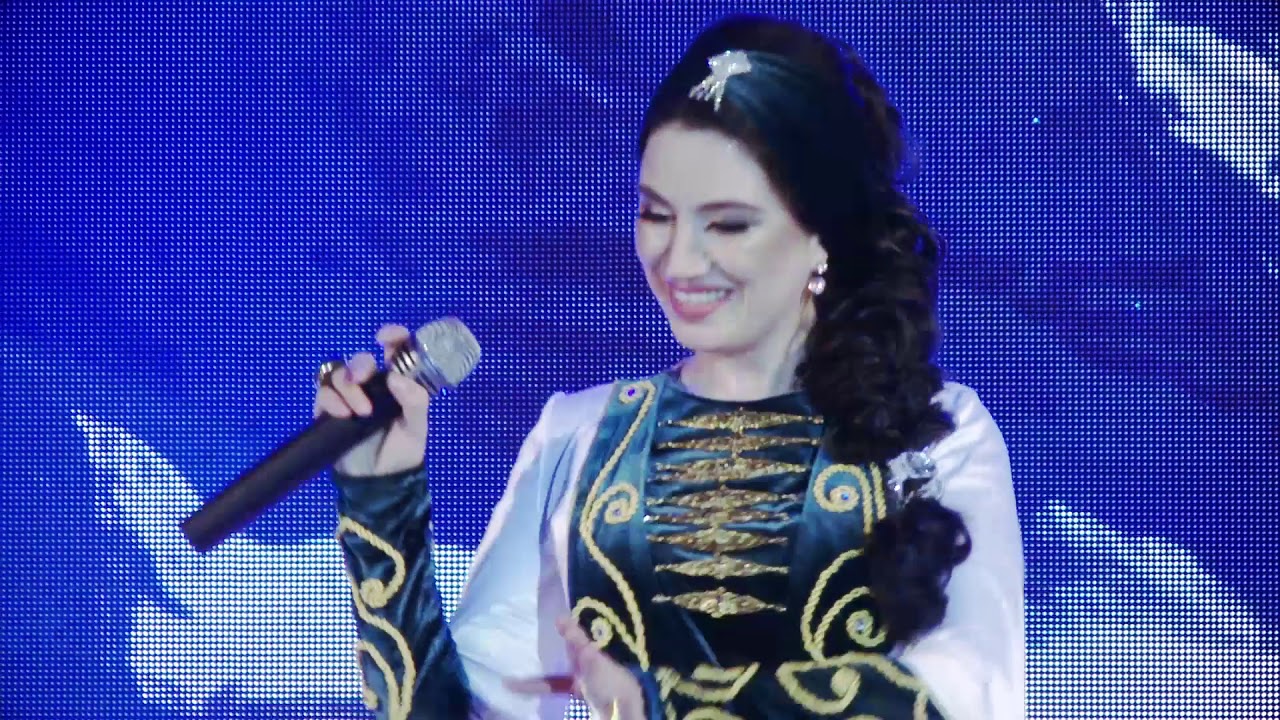 Анора   Горец с бородой