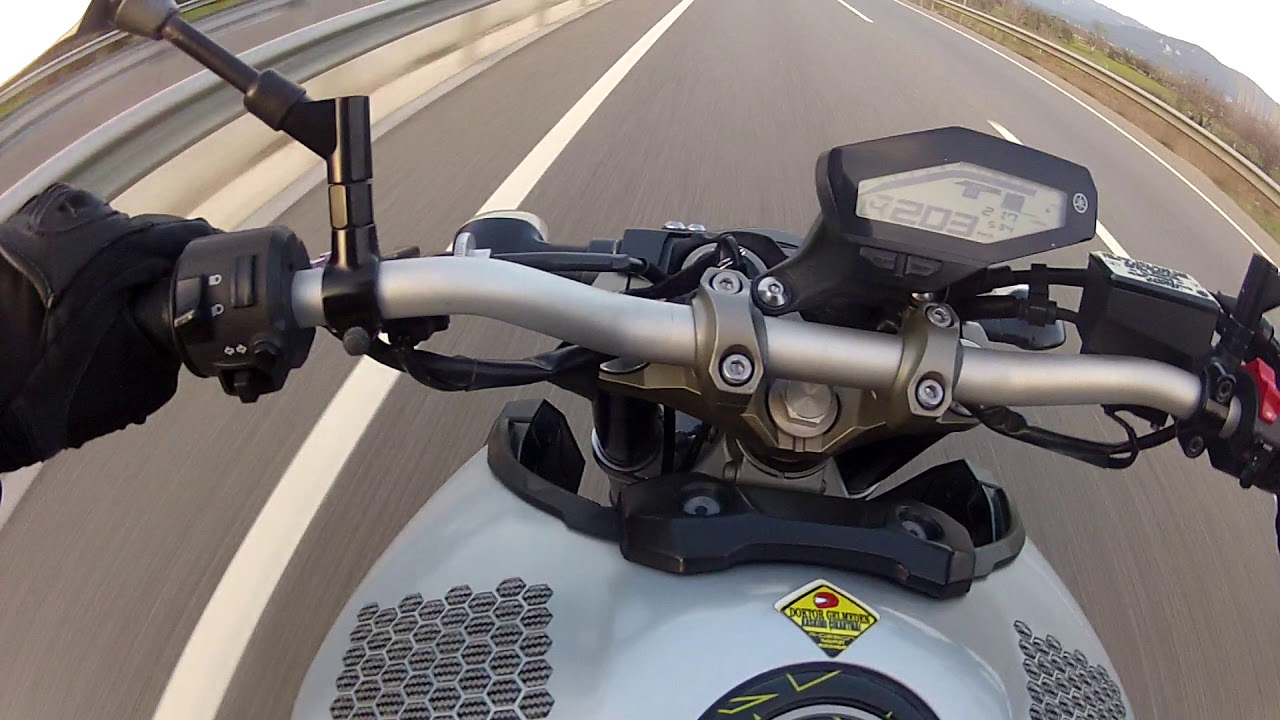 2 x Yamaha Mt09 vs CBR 650R