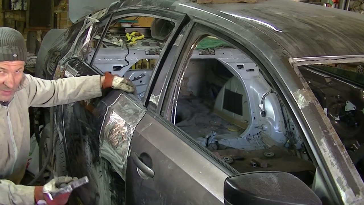 Volkswagen Jetta . Total body repair . Finish .