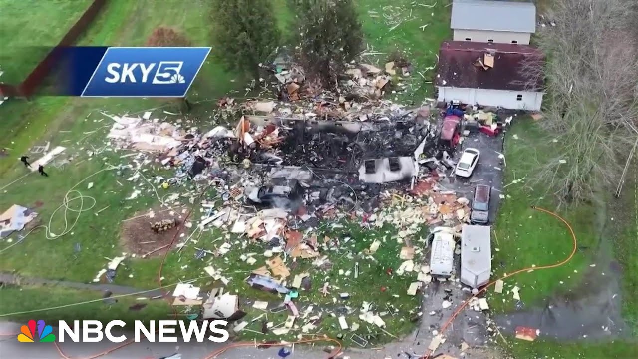 House explosion kills two people in Bethel, Ohio