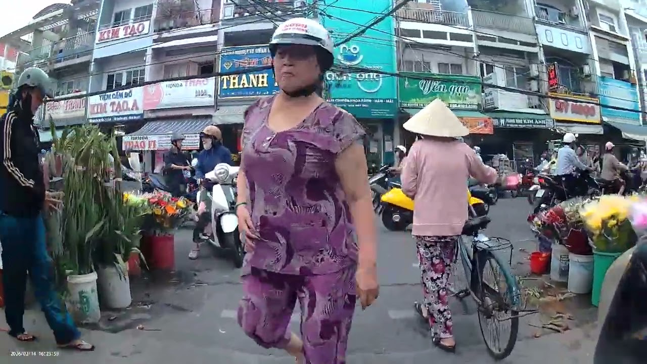 Phần 11 Hai vợ chồng tiếp tục săn lùng hoa ngày 27 tết 14/02/2026