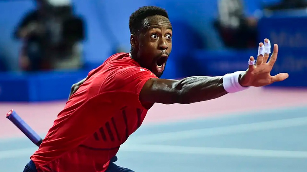 When Talent Meets Entertainment ● Roger Federer vs Gael Monfils