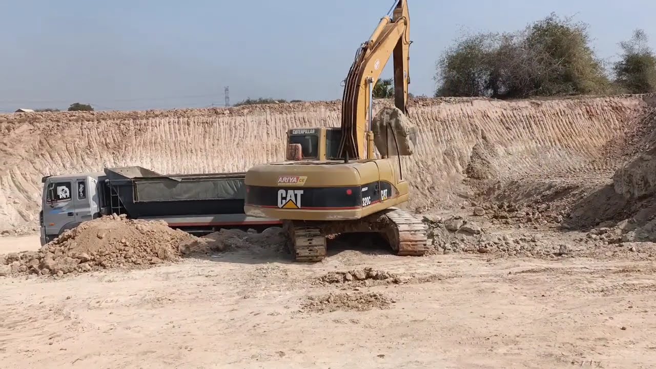 Excavator CAT Making Estaury Remasted NEW