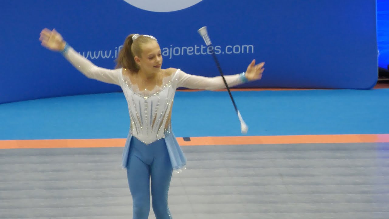 Majorettes *Cieszyńskie Gwiazdeczki* sólo baton acrobatic / Mažoretky- Ostrava 2025 WM Championship