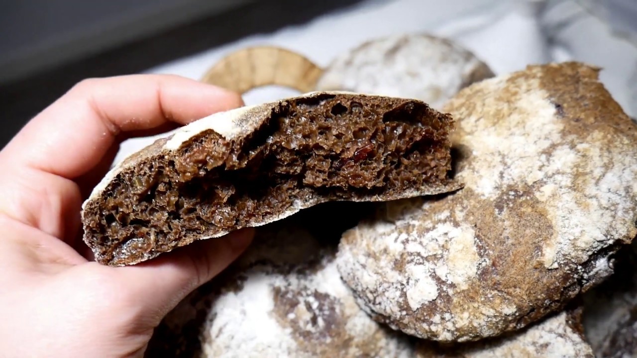خبز اسفنجي بالخميرة البلدية والخروب لكيعطيه حشاشة ولذة لا تقاوم/pain au caroube