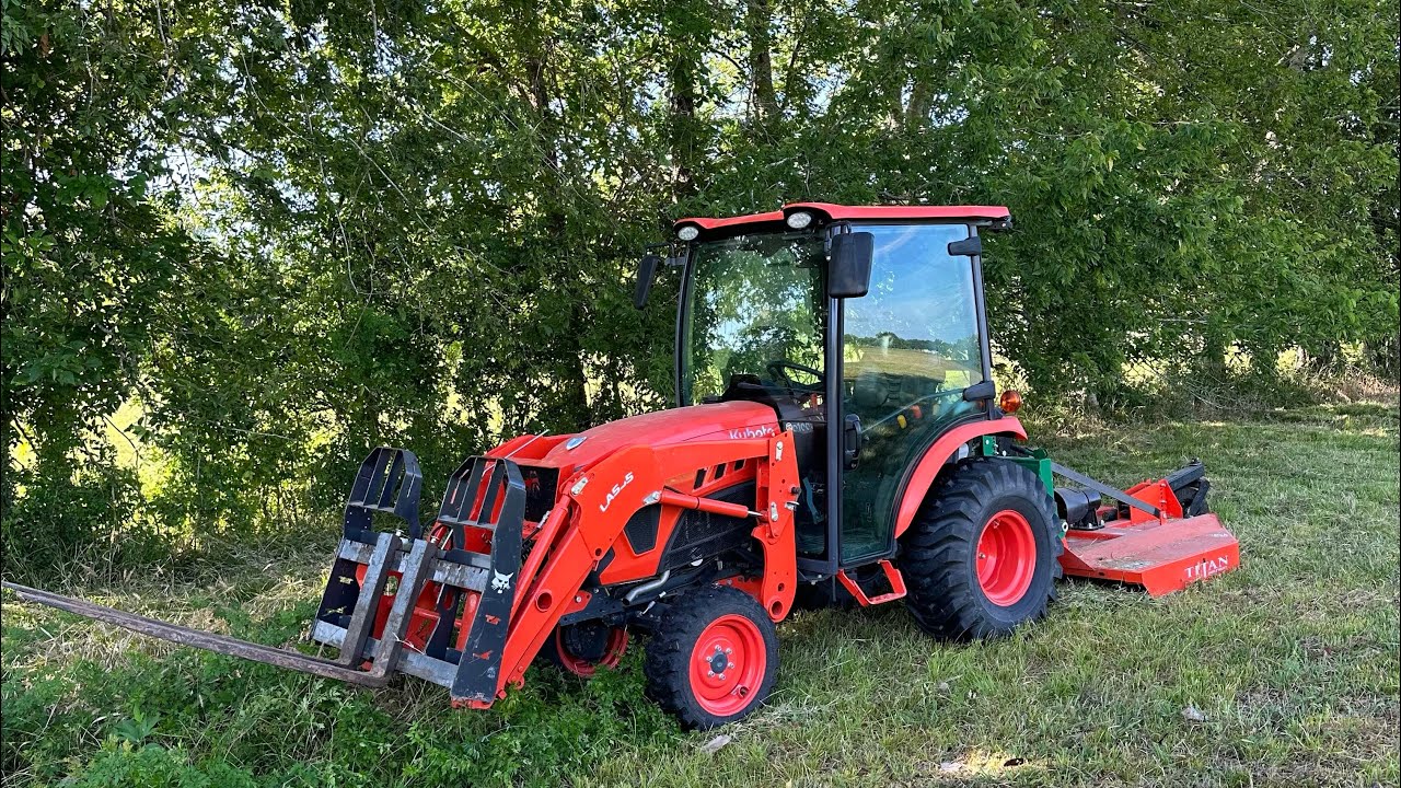 Kubota LX2610 Cab Shredding w/Titan 5’ 1205 Bush Cutter