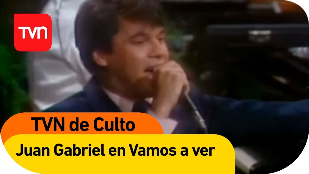 Juan Gabriel canta 