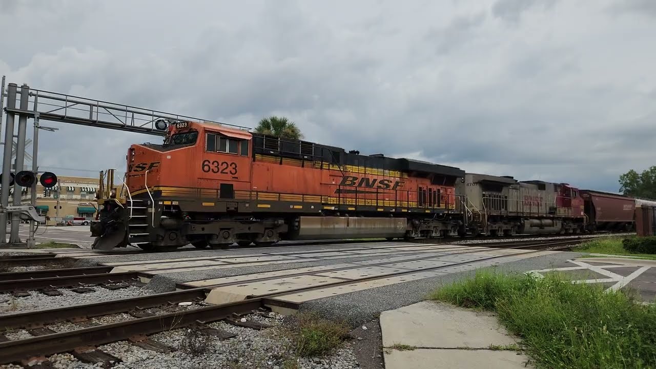Warbonnet On A G575 Through Plant City, Florida 