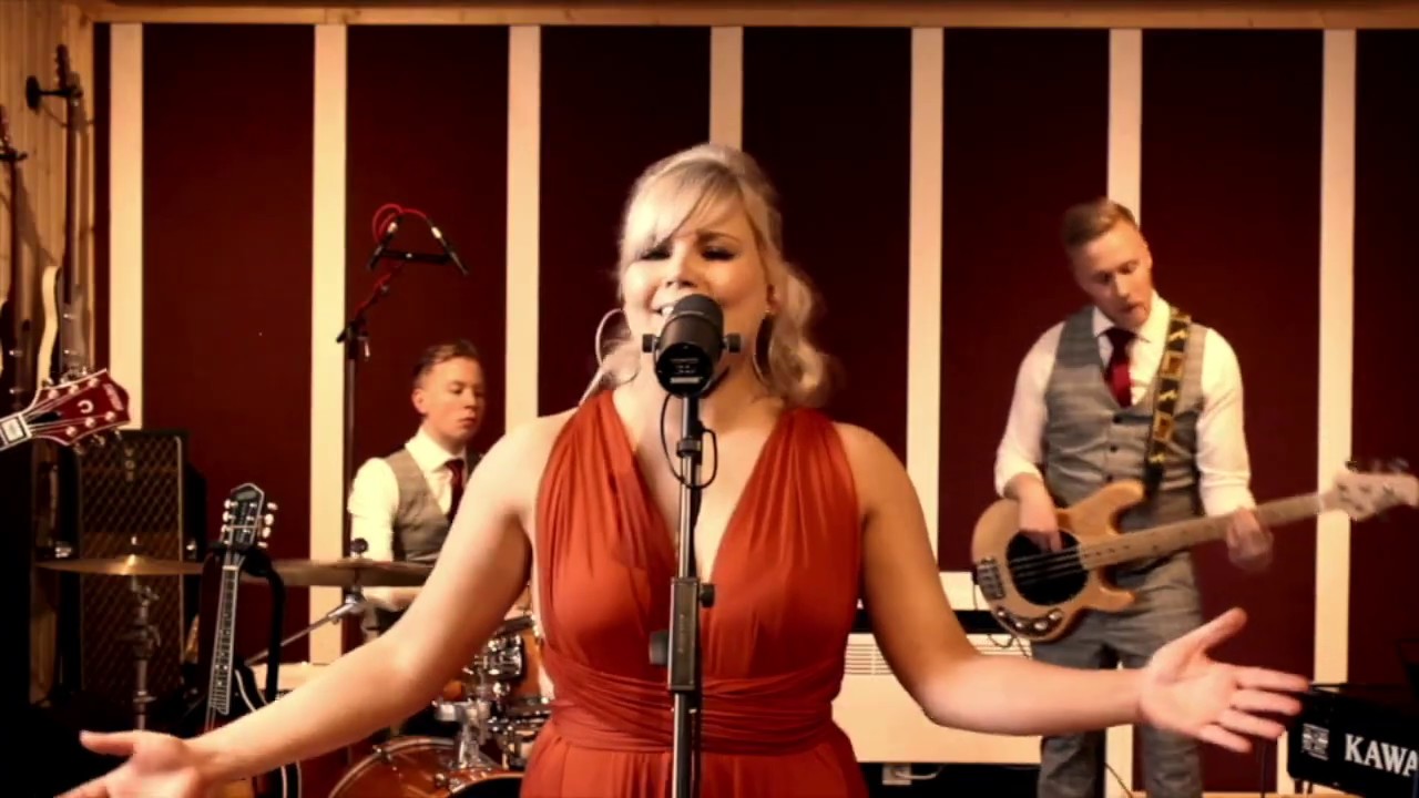 Reeta & Lumo - Puhu Hiljaa Rakkaudesta (VK-Studio LIVE)