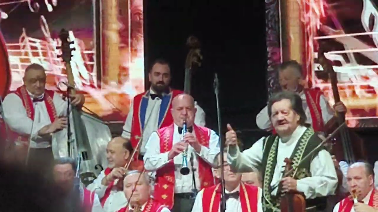 100 Tagú Cigányzenekar Most végződik a tánc