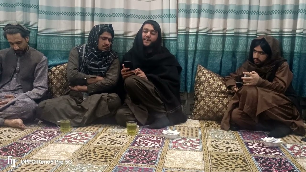 انځور به دې د زړه په اینه کې ګرځوم. جاوید احمدزی او تکبیرالله جرار.
