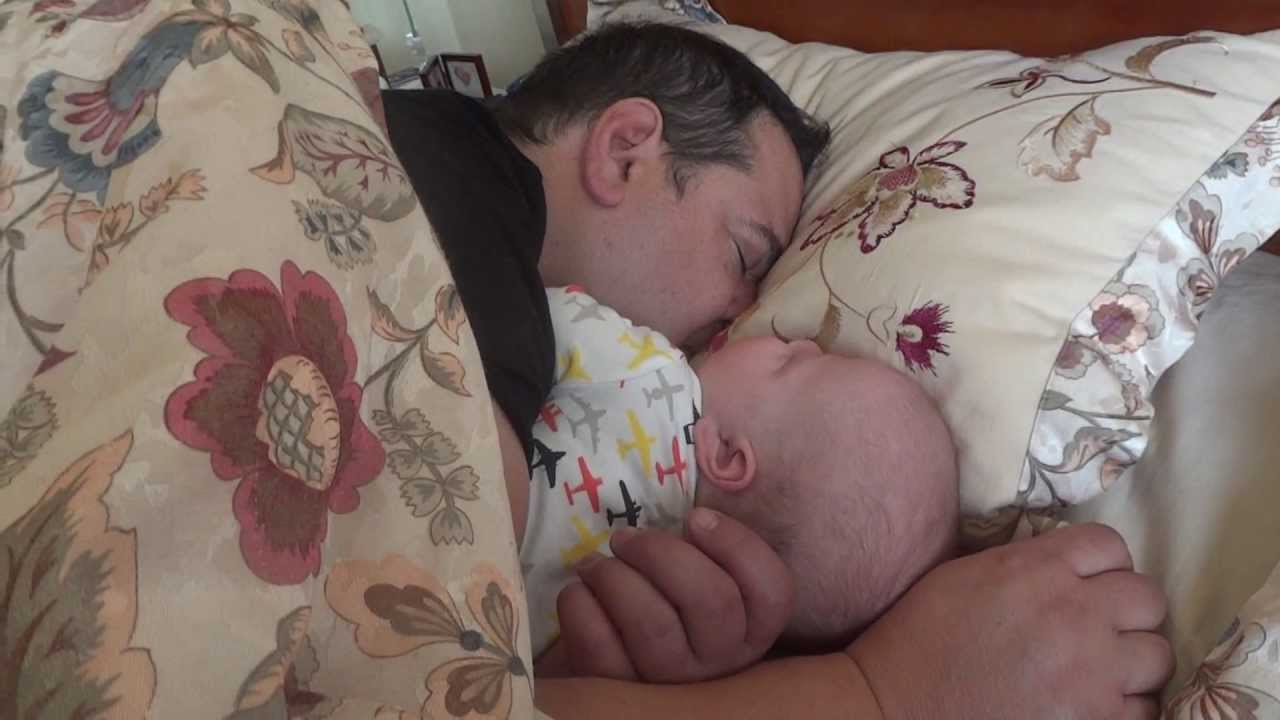 Baby scares Daddy to Death))))