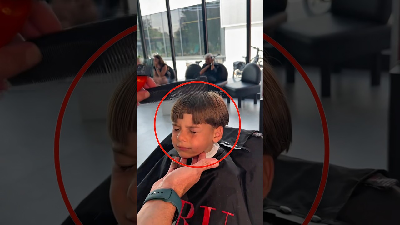 😱HA SBAGLIATO IL TAGLIO DI CAPELLi&hellip; #shorts