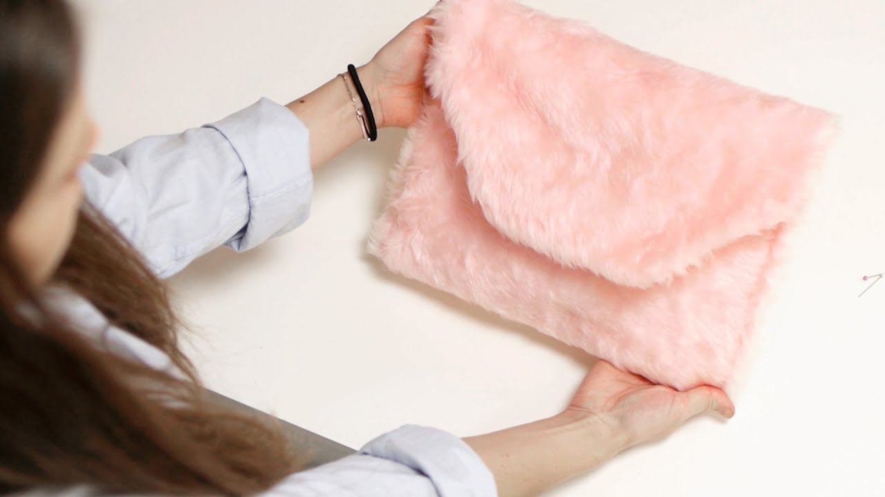How To Make a Furry Fluffy Pink Clutch (DIY)