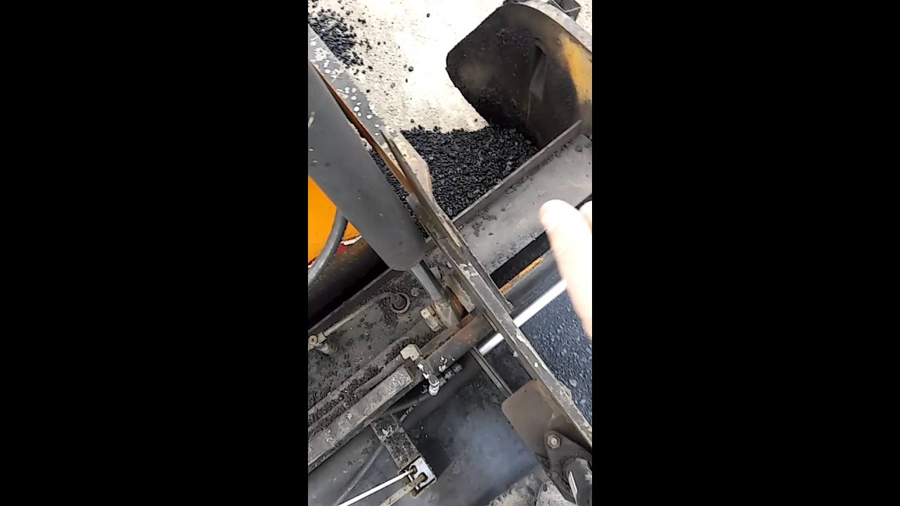 Installing binder asphalt base