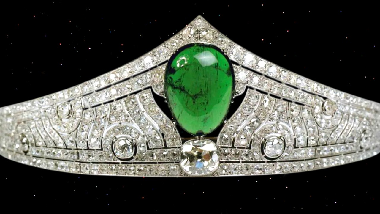 The most EXCELLENT and mysterious emerald tiaras, YOU HAVE NOT SEEN THAT
