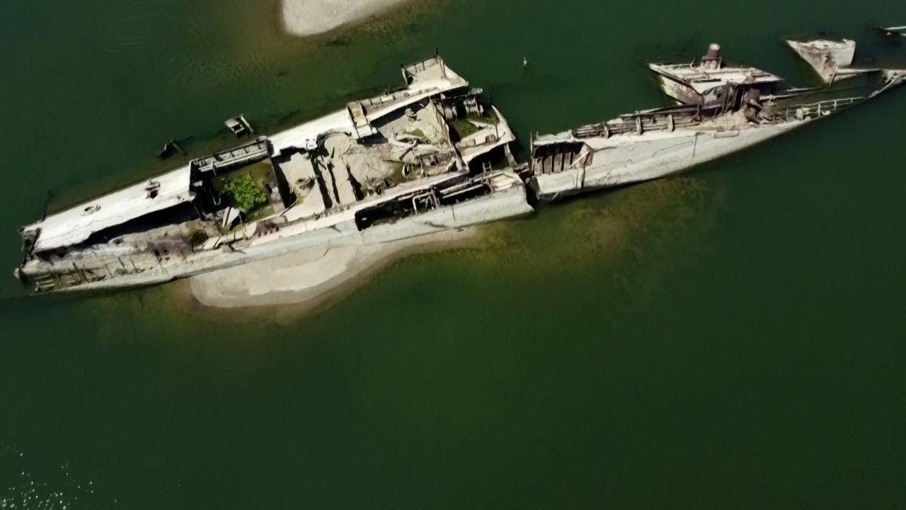 Serbia, dal Danubio in secca affiorano dei relitti: sono navi da guerra naziste affondate nel 1944