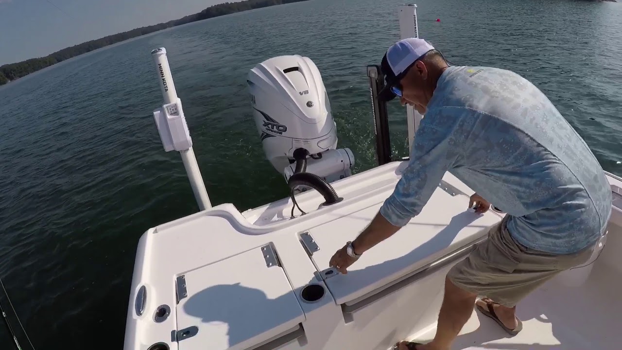 TideWater 27 on Lake Lanier.
