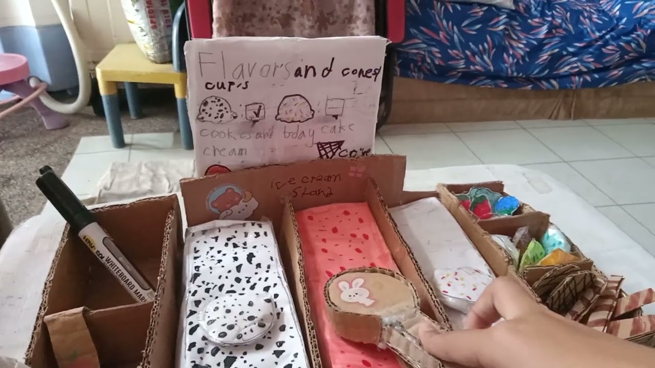 Diy ice cream stand (made with cardboard) you can fake order to!🍦🍨