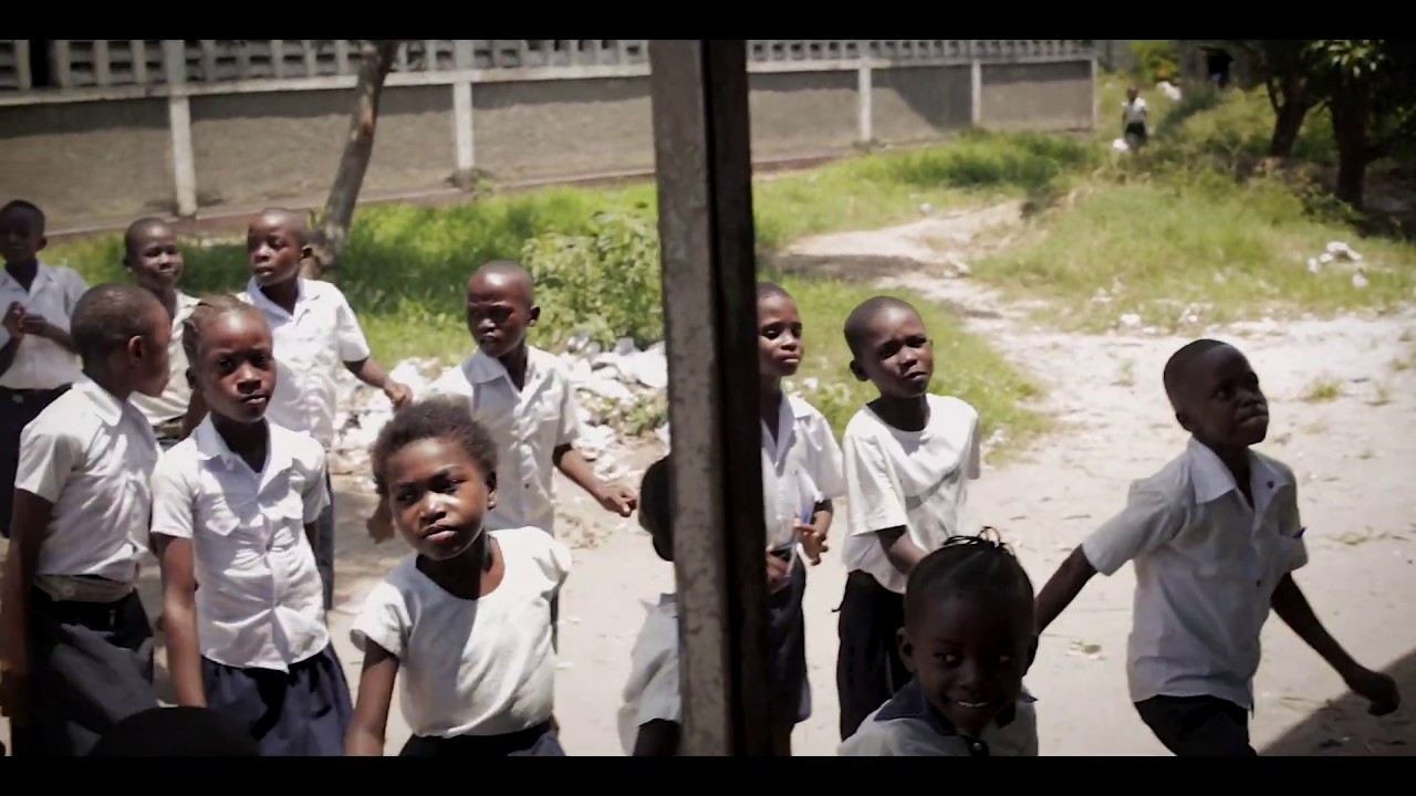 Avant d’aller en classe - Extrait 2 Une journée à l'école au Congo RDC