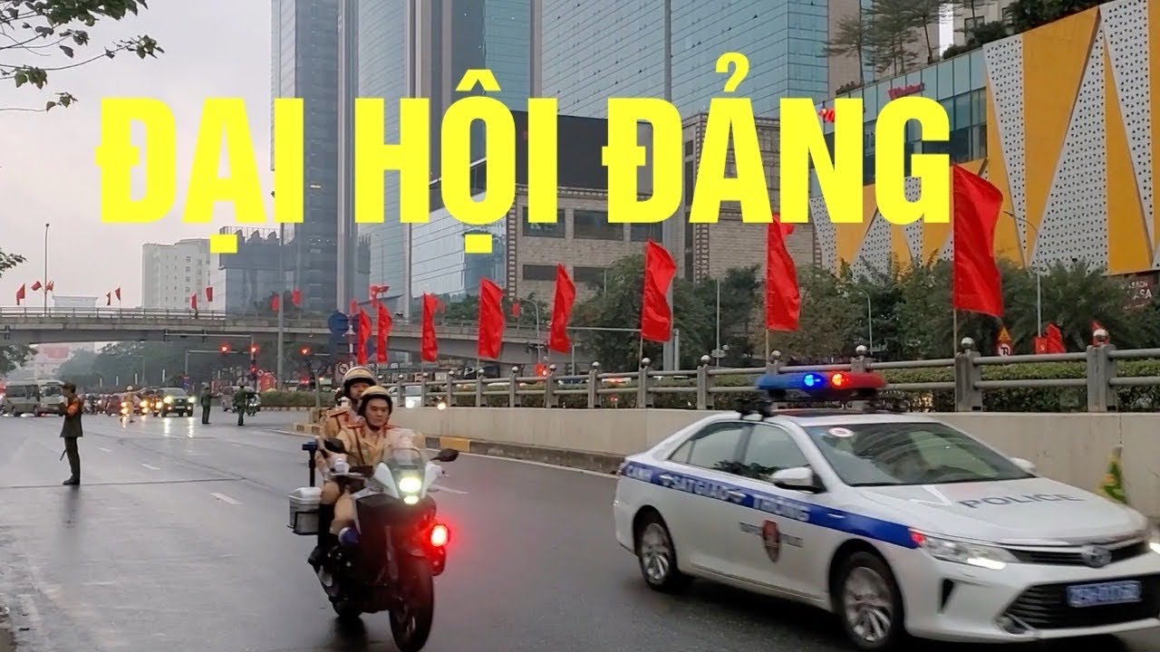 CSGT hộ tống đoàn đại biểu dự đại hội Đảng lần thứ XIV