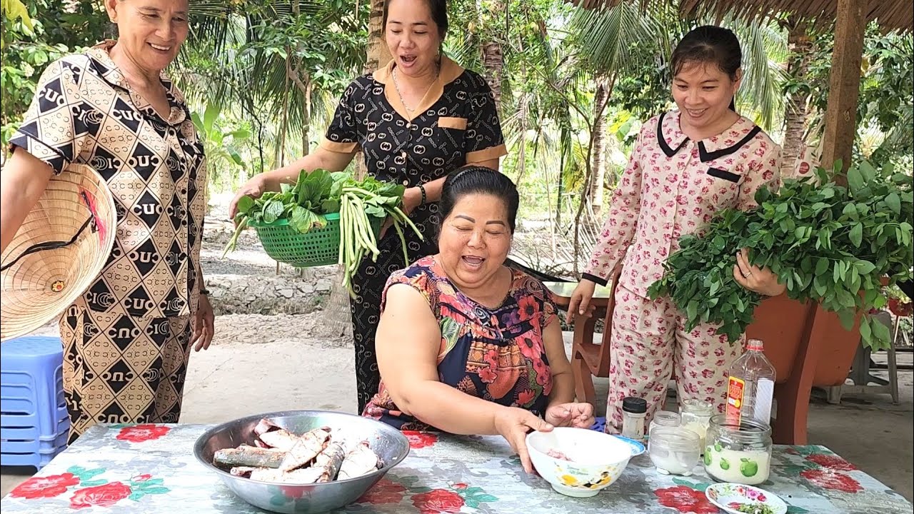 Con Dâu Tranh Thủ Phiên Chợ Sớm Để Cho Cả Gia Đình Có Bữa Cơm Ngon l BQCM & Family T702