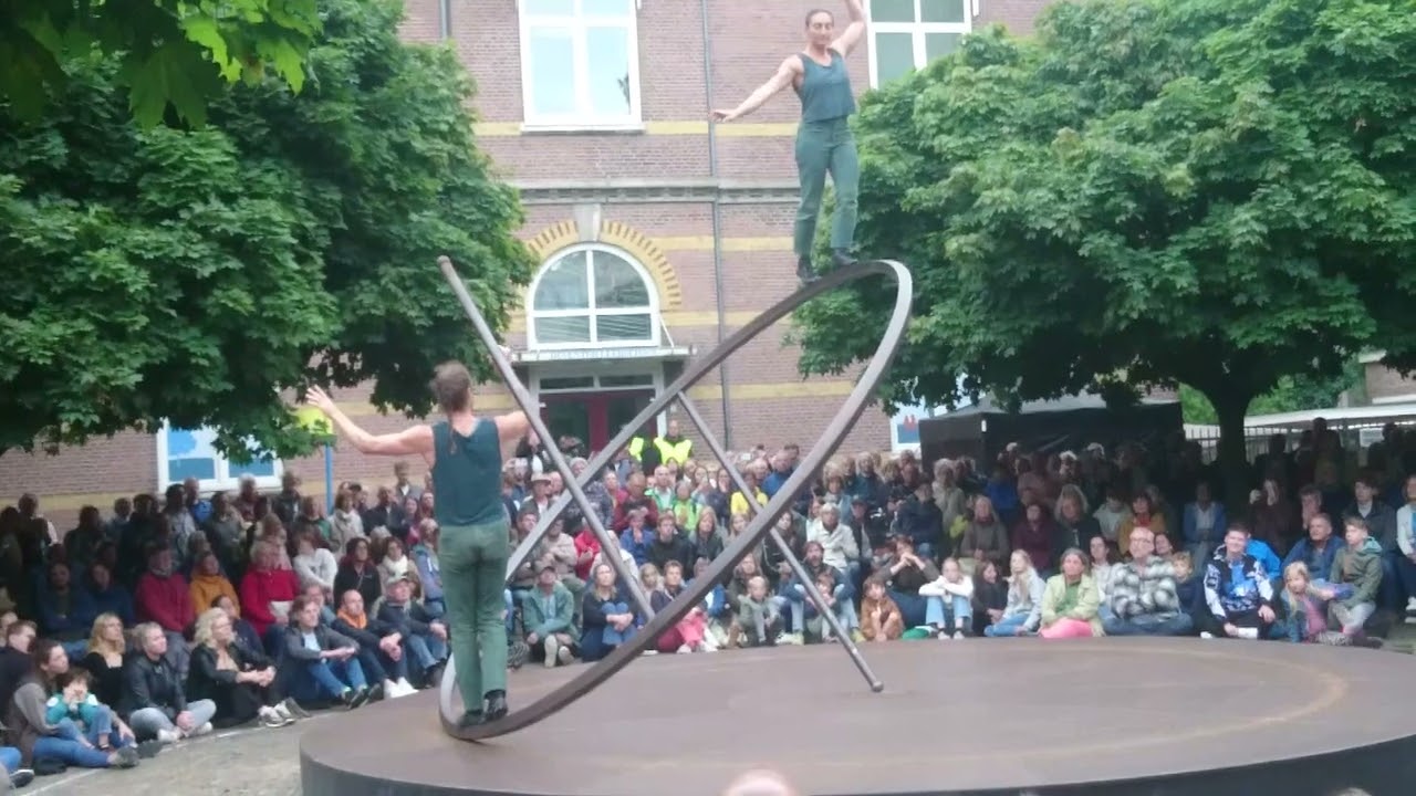 Deventer Op Stelten /Deventer on Stilts 2024. Round and round and round