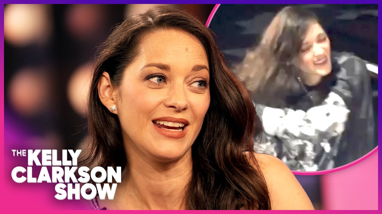 Kelly Clarkson Can't Believe Marion Cotillard's CRAZY On-Stage Experience