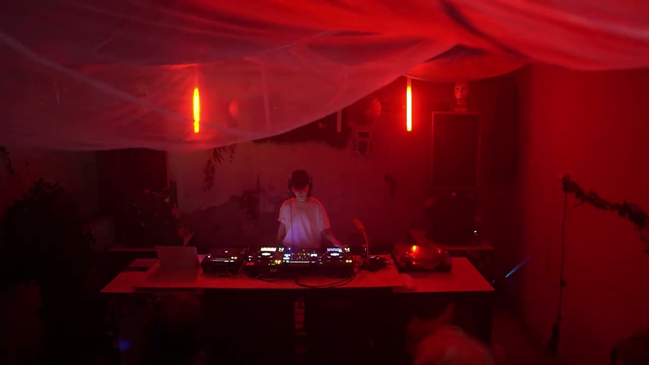 Suudelmia - Consistent Techno set @ Kivipaino [SOUND ROOM Ep.104]