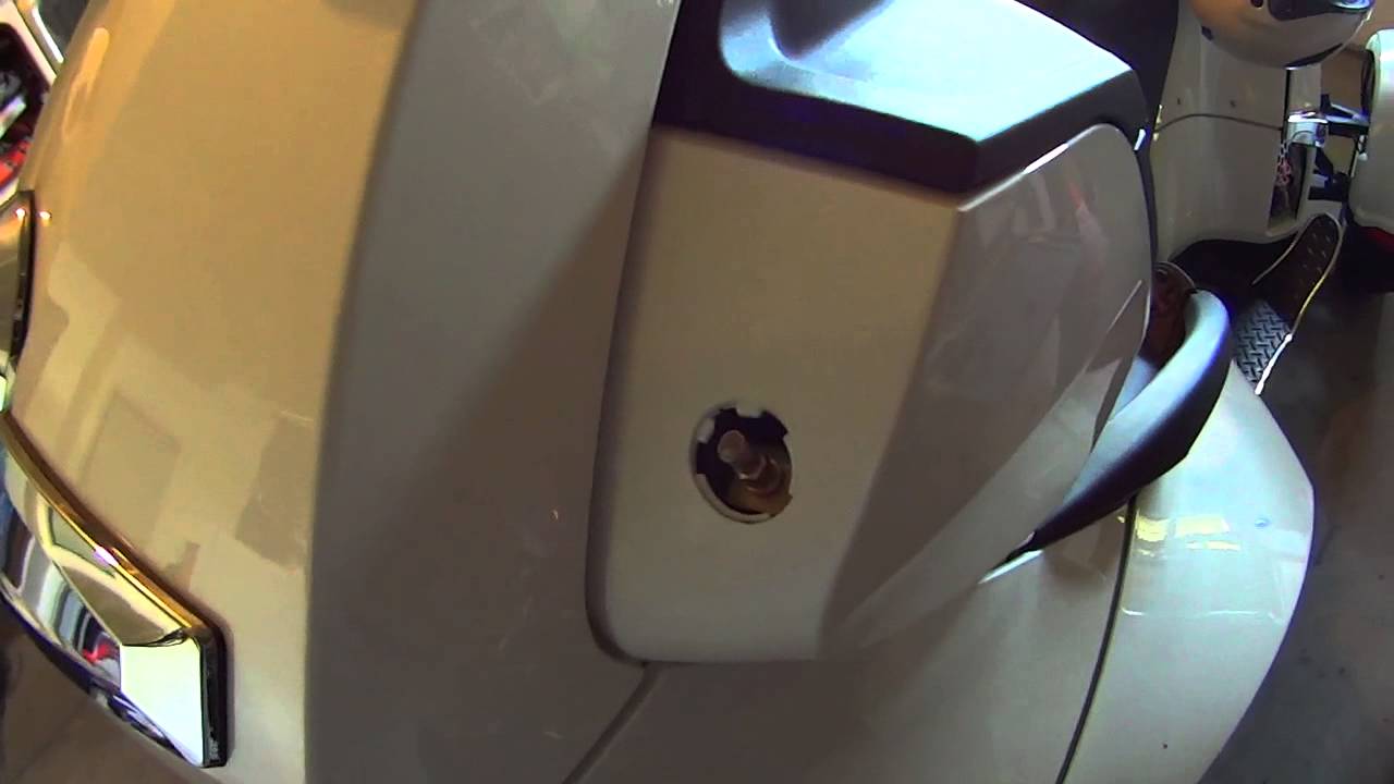 Can Am Spyder RT LTD Antenna R