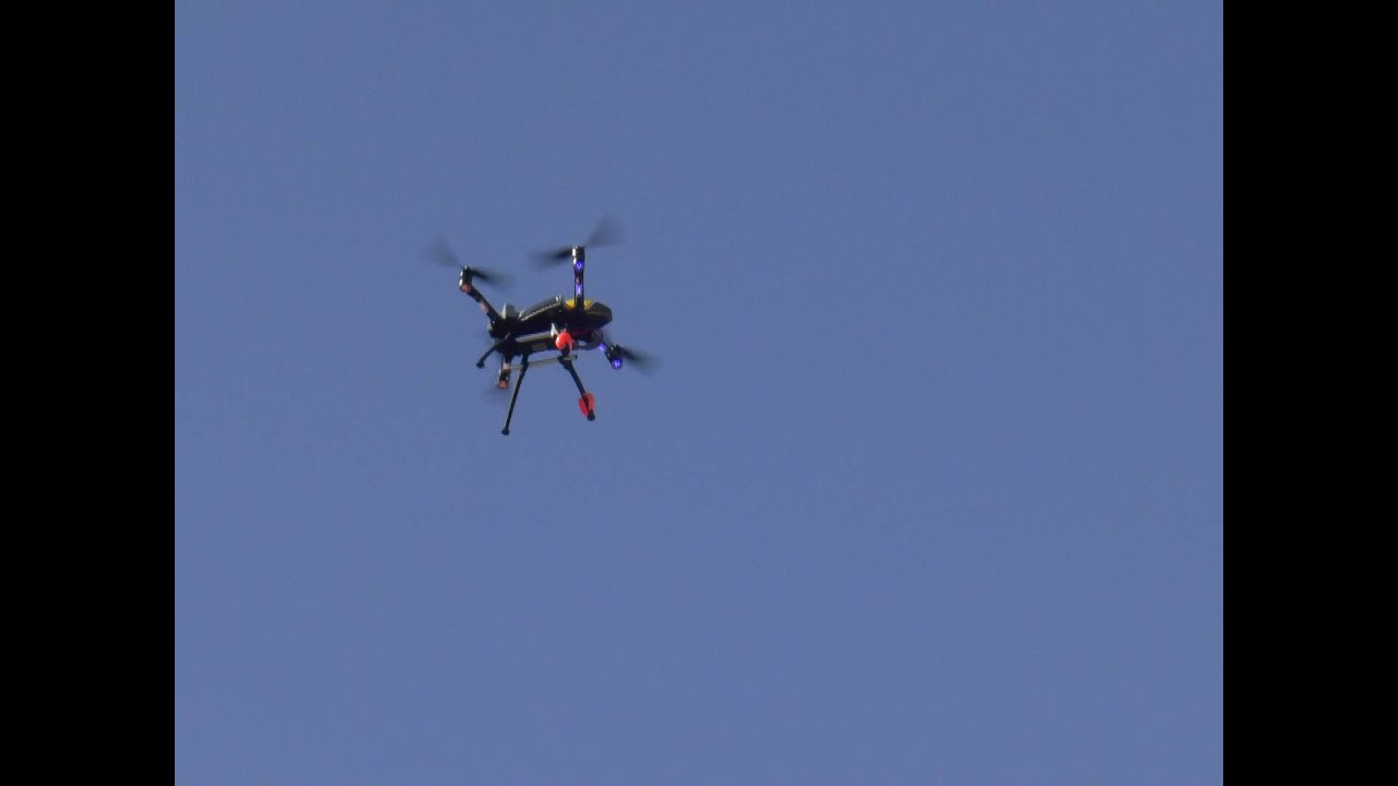 Demonstration Flight Helimax Form 500 Quadcopter
