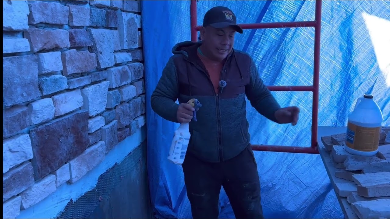 Это относится только к бетону, используемому для приклеивания штампованного камня.