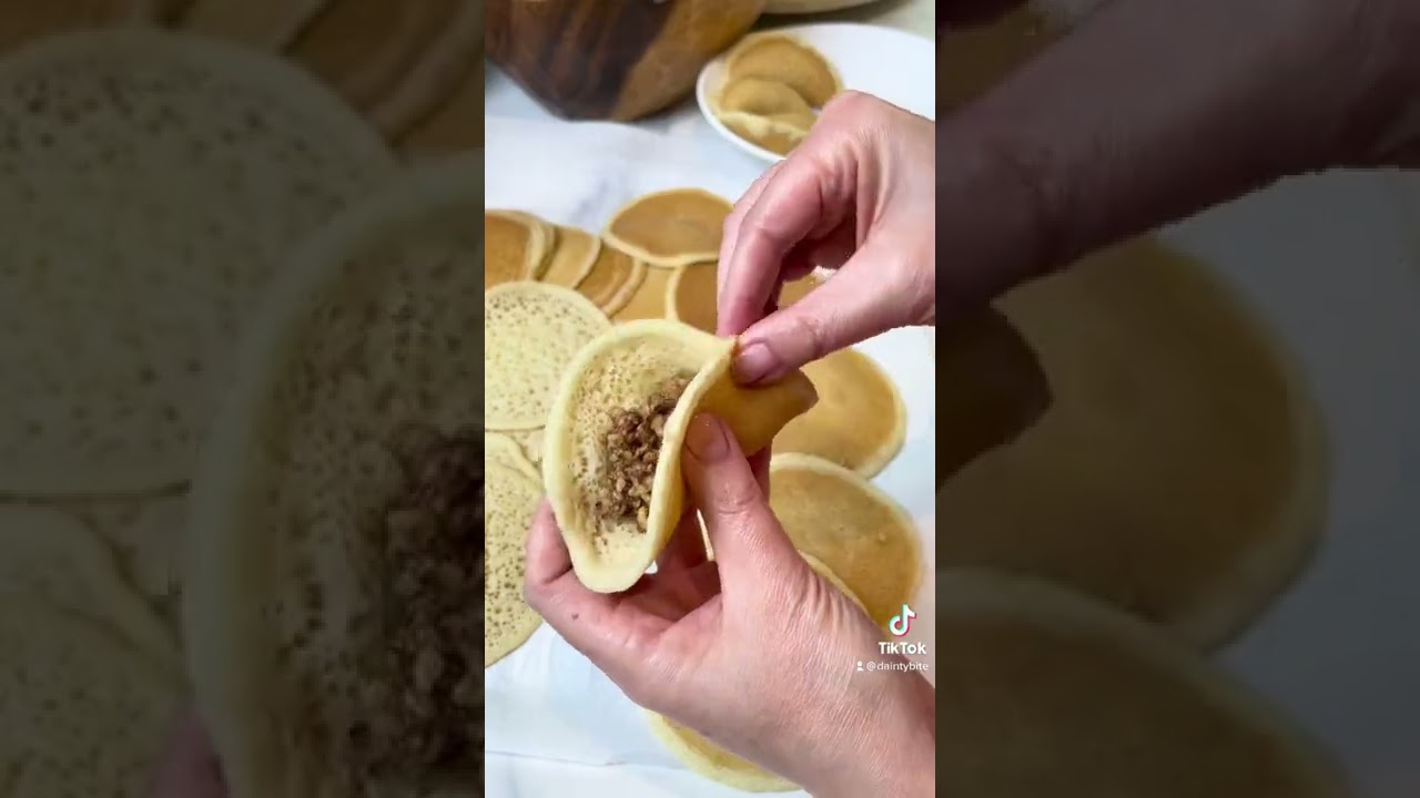 These Stuffed Pancakes are Amazing / Middle Eastern Qatayef 