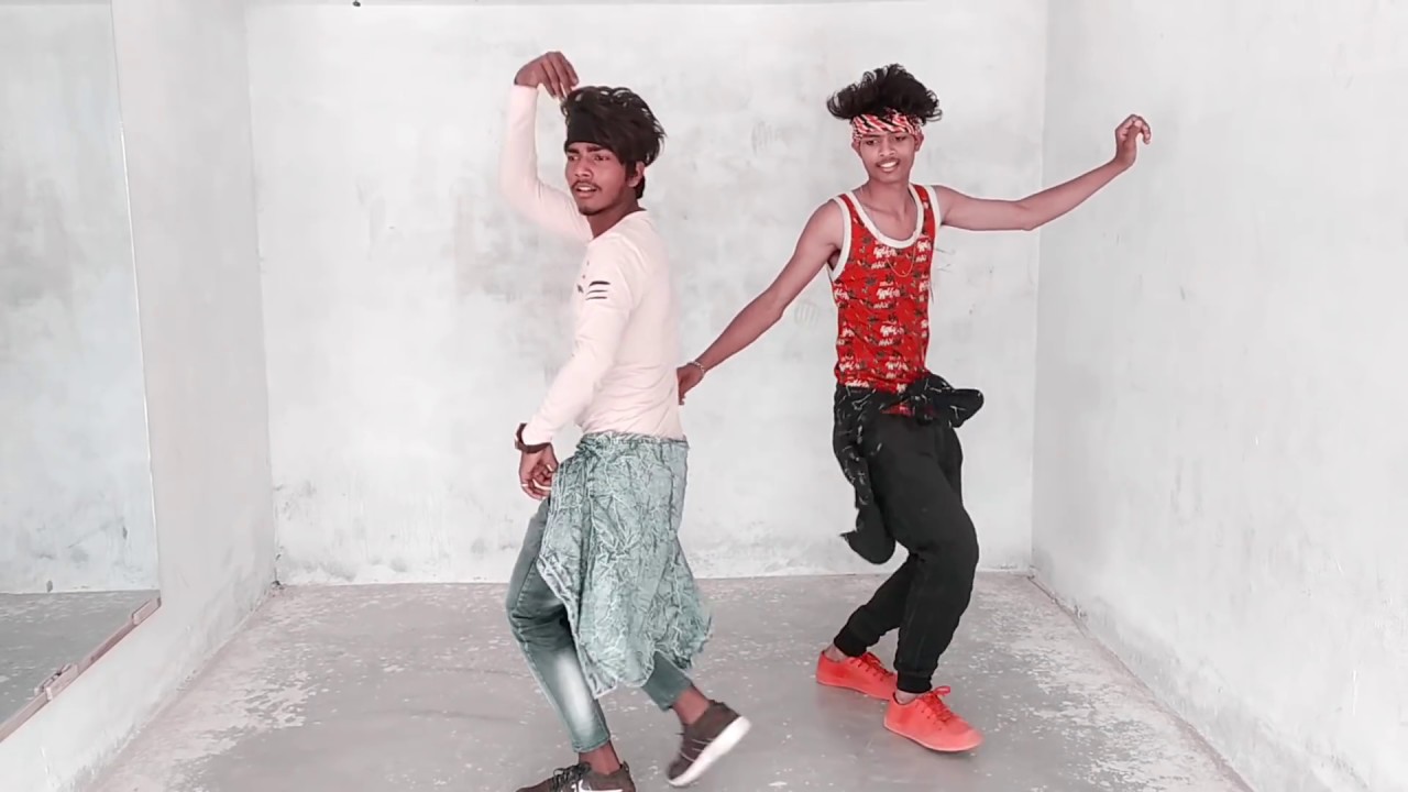 राजा जी टुटे कमरिया Bhojpuri/ kahrauaa song dance by apna dance and apsc dancer. Tani daba raja tute