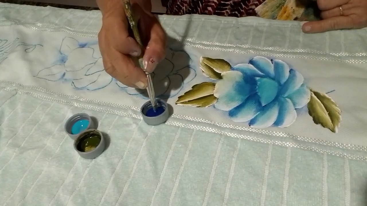 Pintura em tecido, rosas azuis 🥰, passo a passo aula completa 🥳
