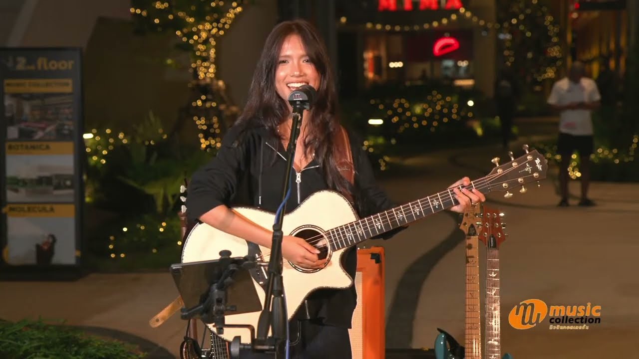 Queen On Street  Live Music Collection My Front Yard Phuket