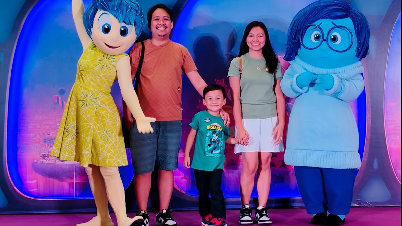 Meet and Greet with Joy & Sadness of Inside Out!