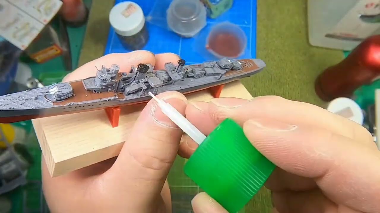 ハセガワ 1/700駆逐艦“朝霜”フルハルスペシャルを組み立てます。