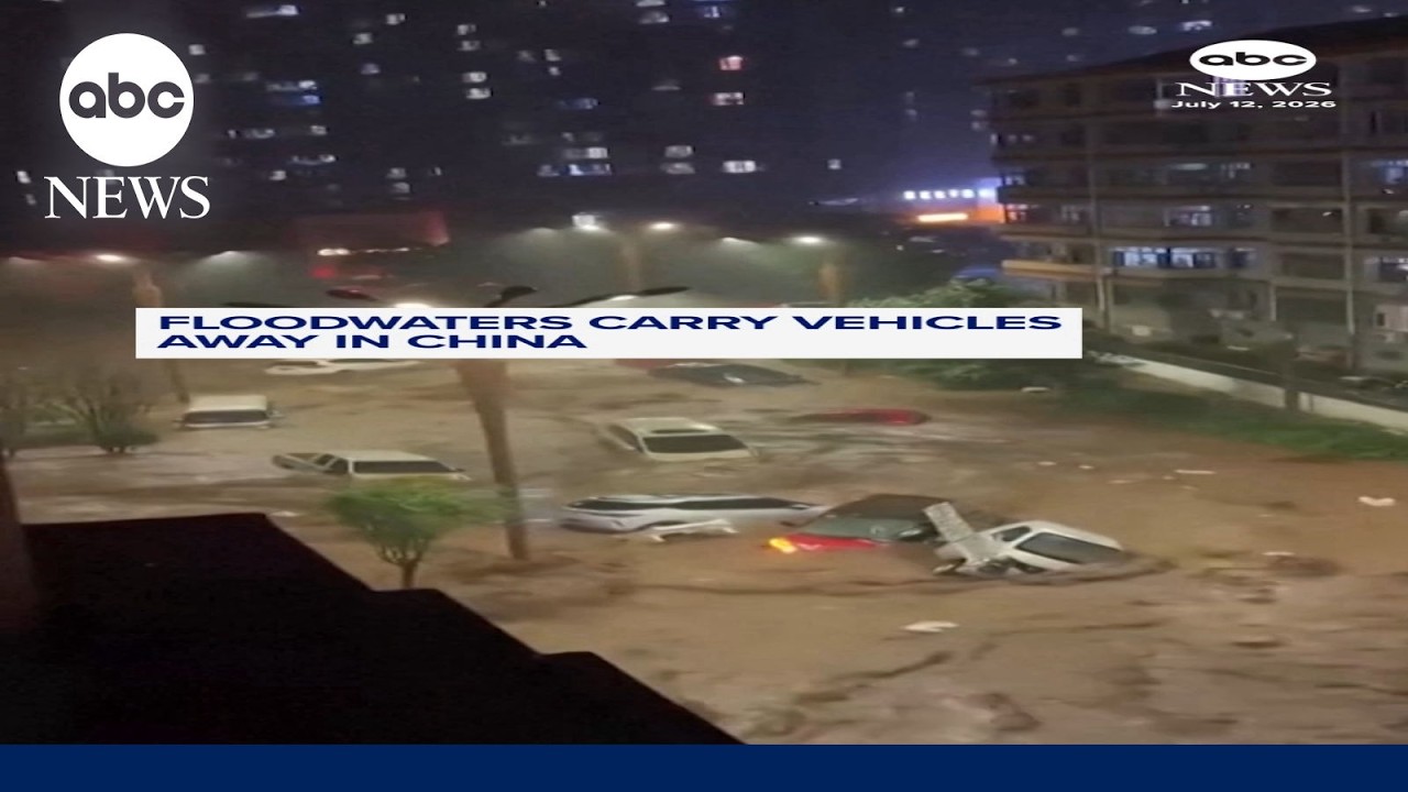 Floodwaters carry vehicles away in China