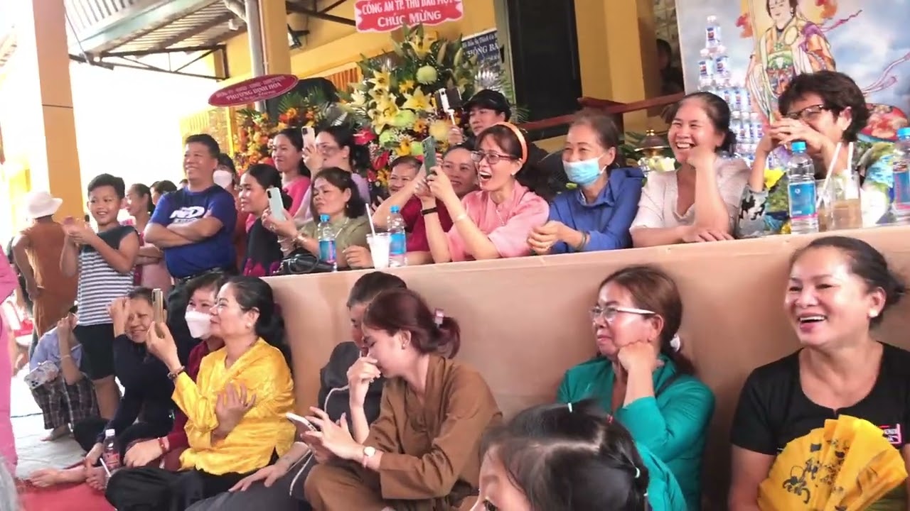 Cười Bể Bụng Với Nhóm Hài Gia Bảo Tại Chùa Vân Sơn Bình Dương