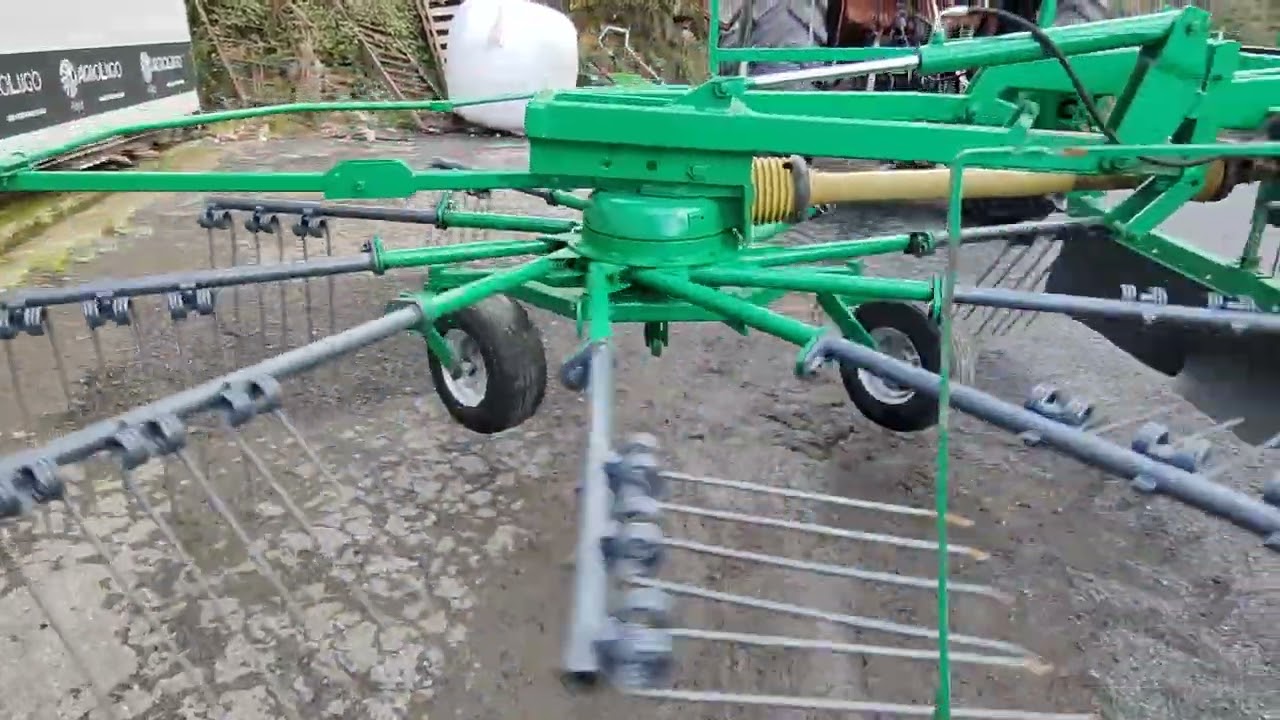 AgroLugo - Rastrillo Hilerador Stoll R655