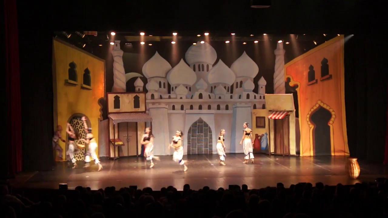 Espetáculo - abertura e roubo do pão  - Aladdin - Por Francisco Ribeiro