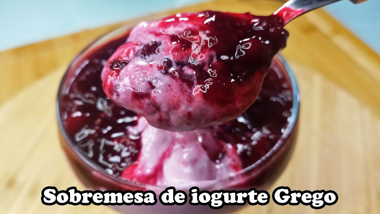 Sobremesa Rápida de Iogurte Grego com Frutos Vermelhos