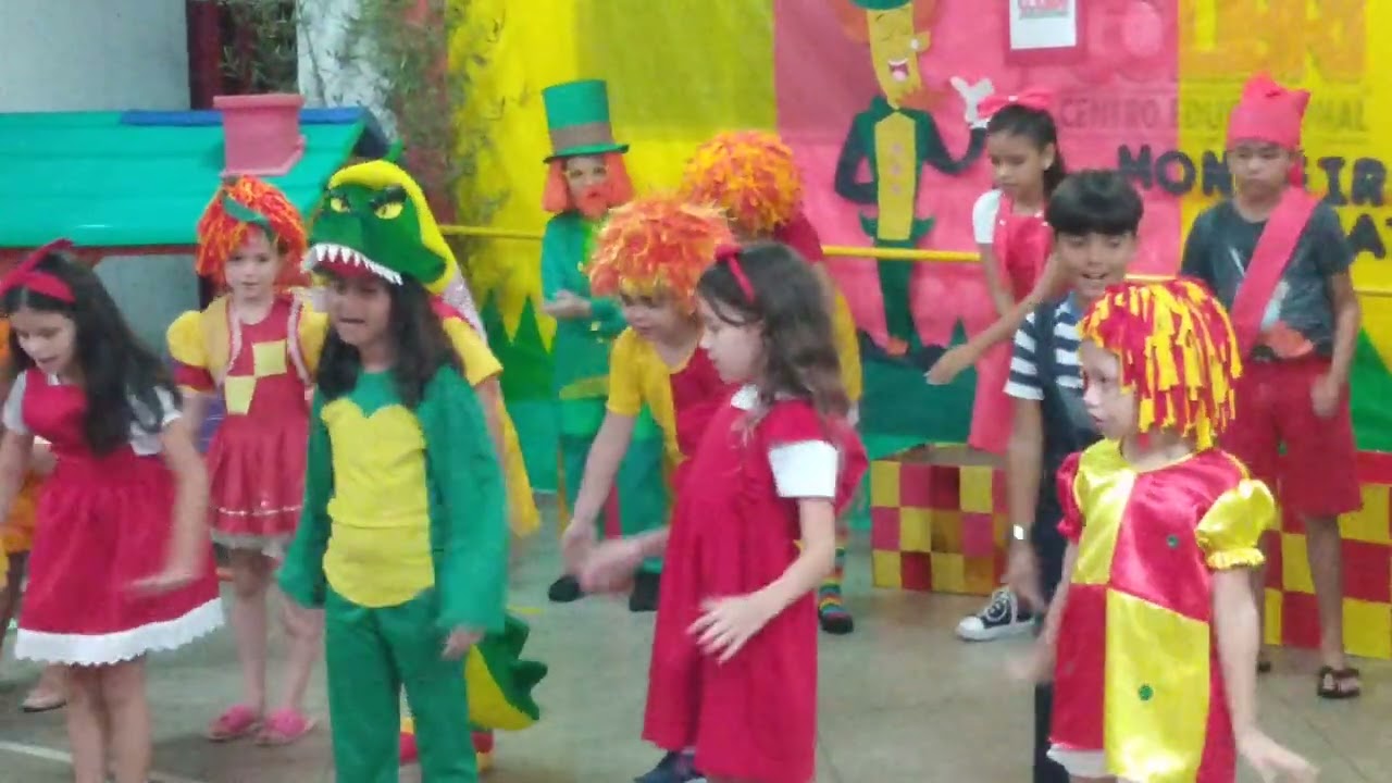 Apresentação do 3° ano no projeto Monteiro Lobato.