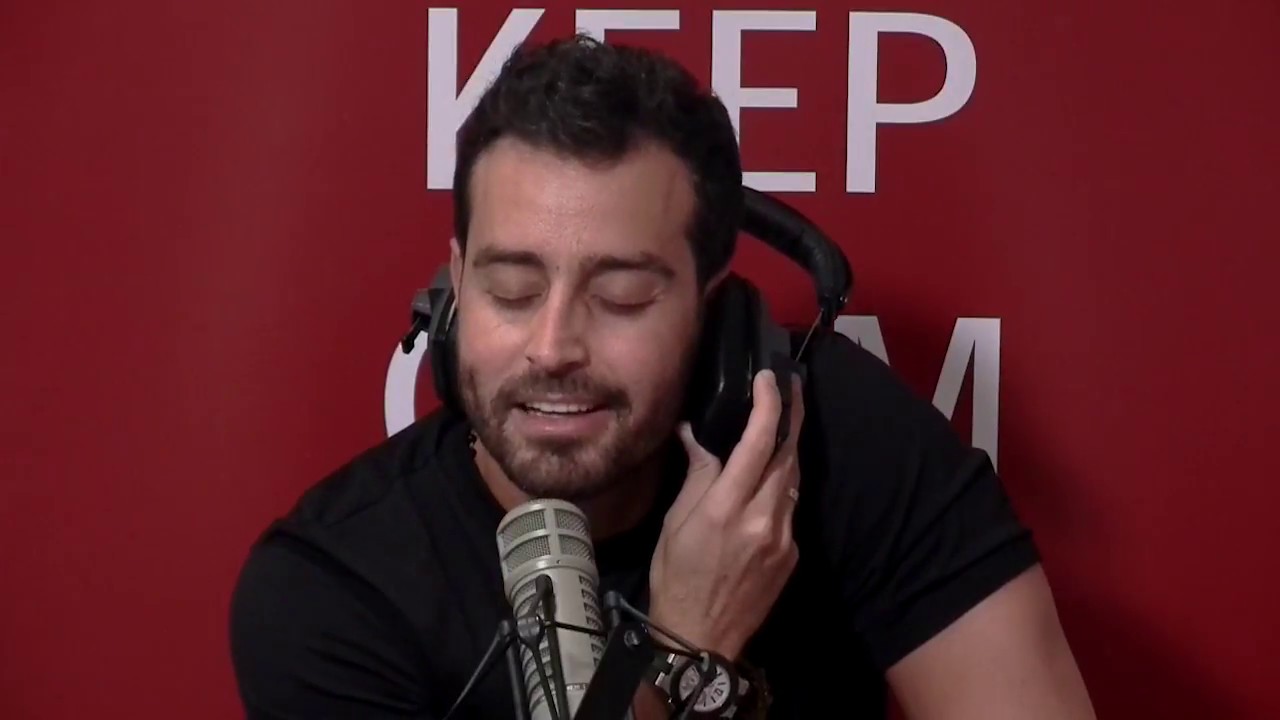سعد رمضان يرفع الآذان على موزاييك