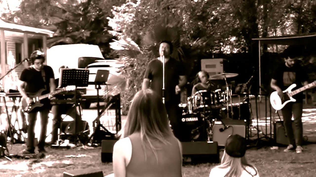 U2 Sweetest Thing cover live by Lemon Chile 2022