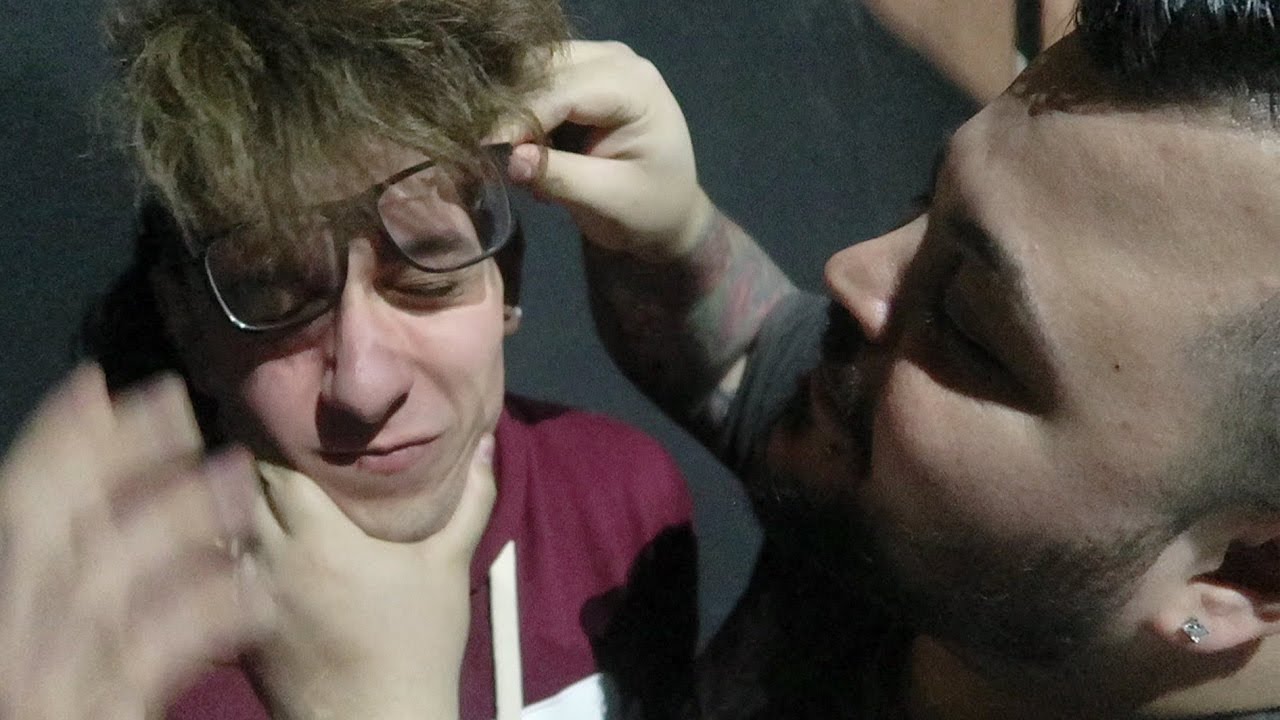 YOUTUBERS SI MENANO NEL BACKSTAGE! - VLOG